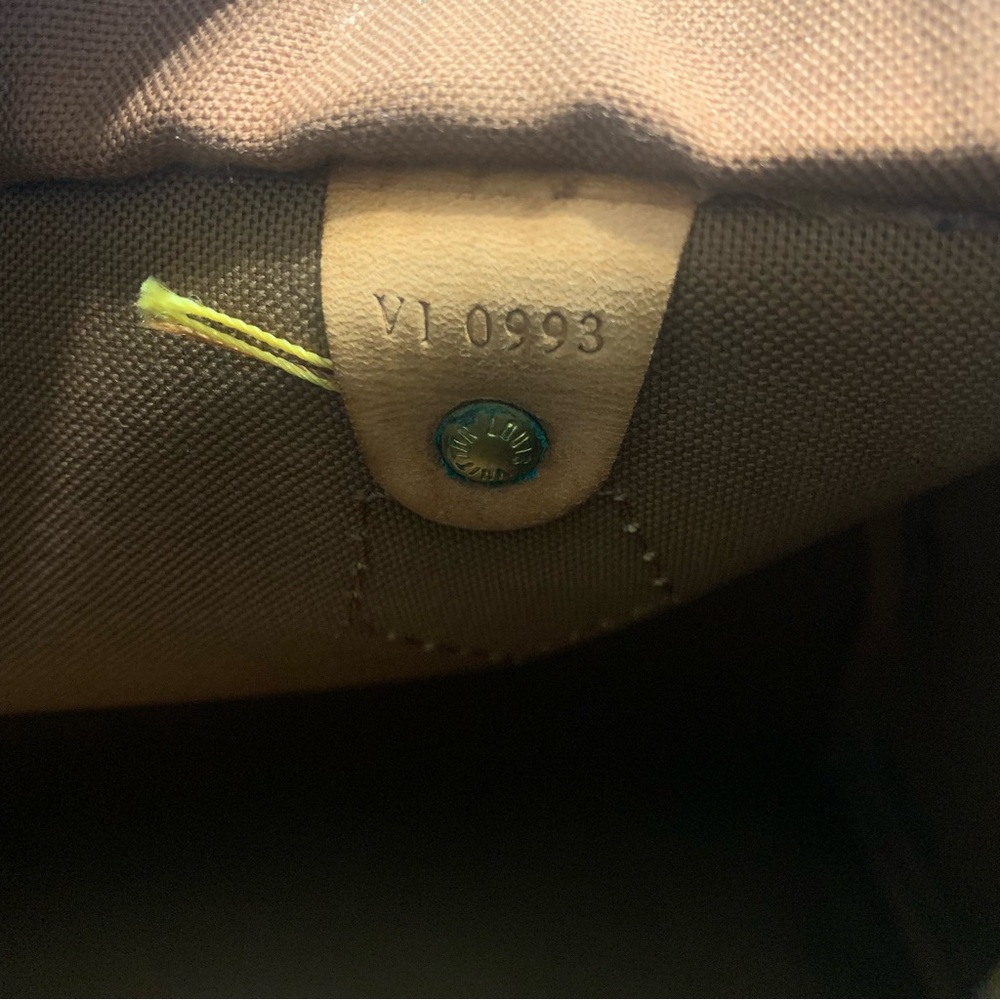 Louis Vuitton Monogram Speedy 25 Bag - Picture 4 of 16